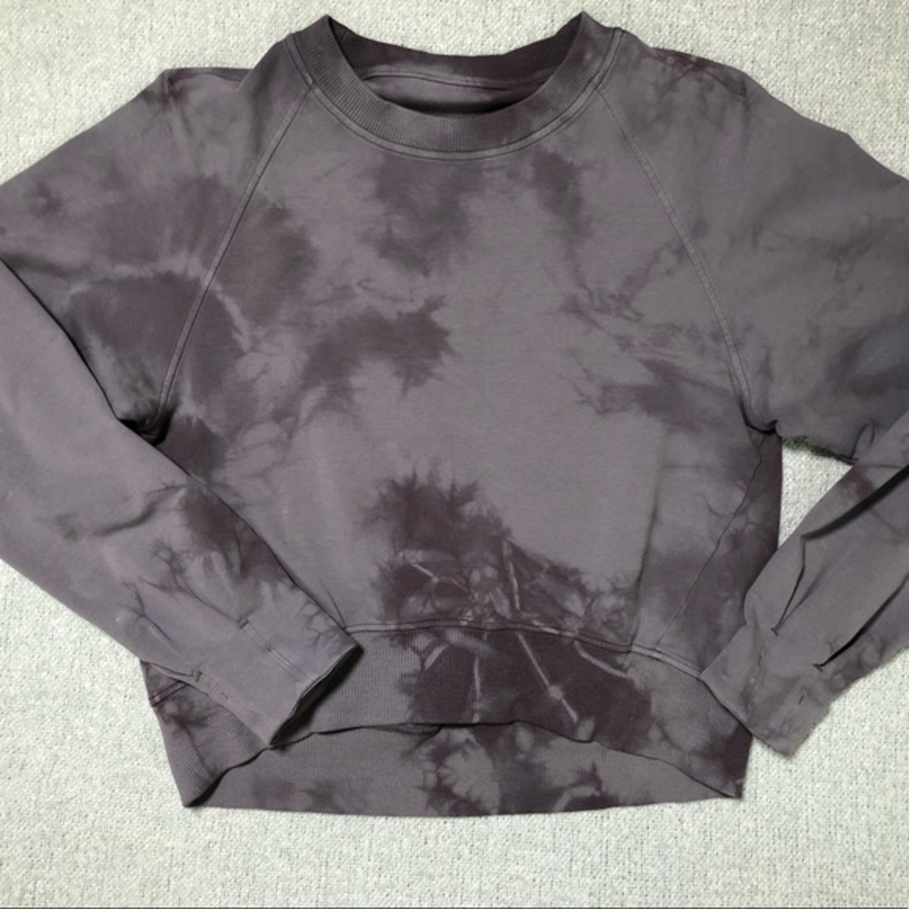 Lululemon it’s a wash crew neck- Vapor